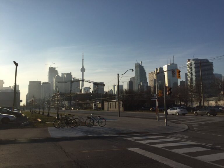 Read more about the article Toronto, Canada – Courteous Cops et Justin Jousts avec Adi, Augustin et le Canadien Ben