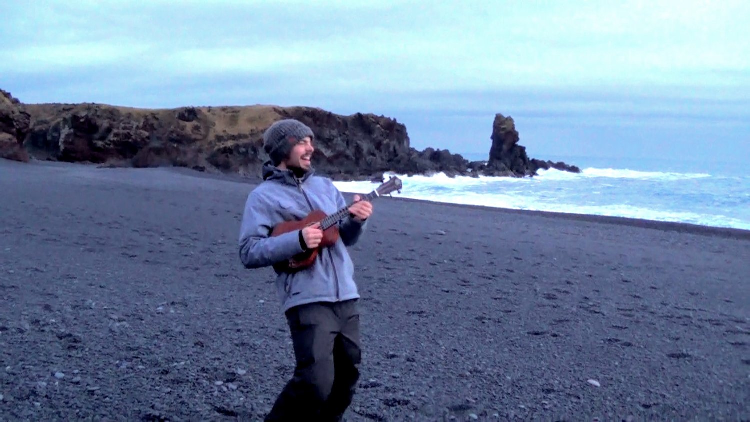 You are currently viewing Un paysage « de la chair d’Ymir » à Djúpalónssandur, Islande