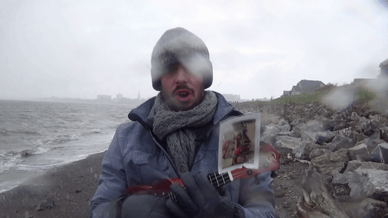 Read more about the article Il fait trop froid pour jouer du ukulélé ? – Rimouski, Québec