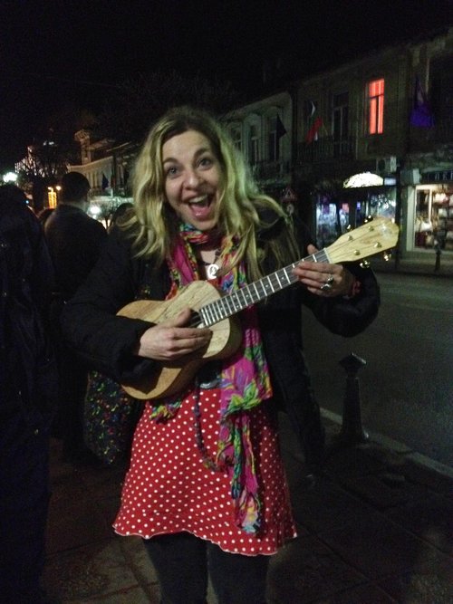 
 l'Oscar Schmidt OU8T